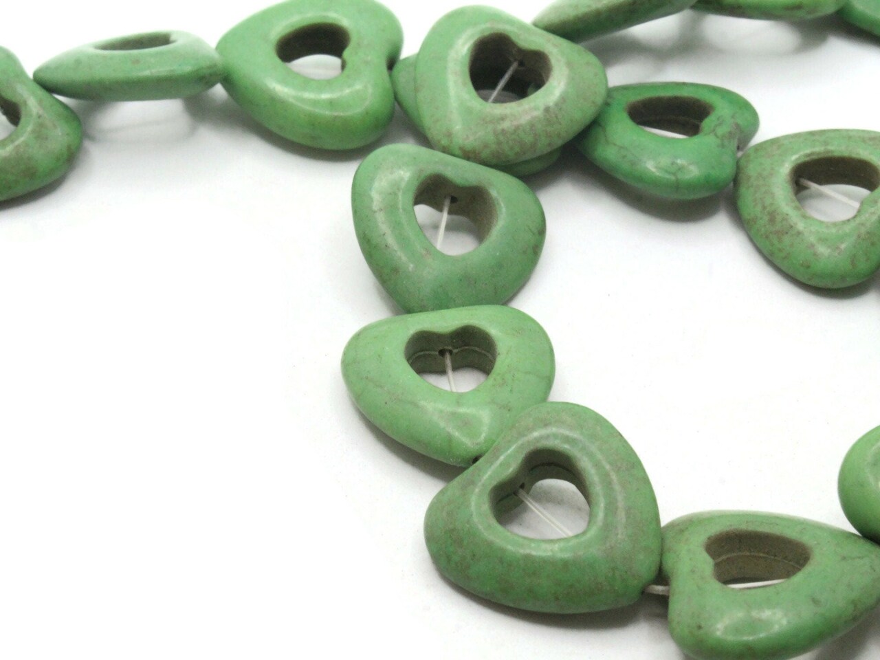 18 25mm Green Dyed Synthetic Turquoise Stone Puffed Love Heart Beads bF3
